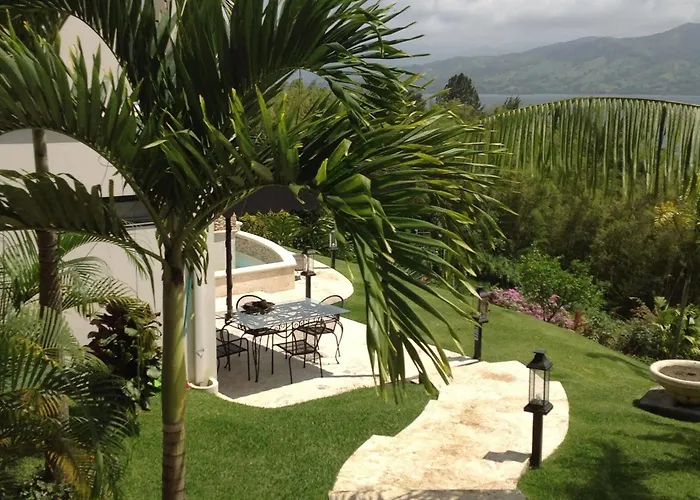 Bed and breakfast Heliconia Hall Mata de Caña